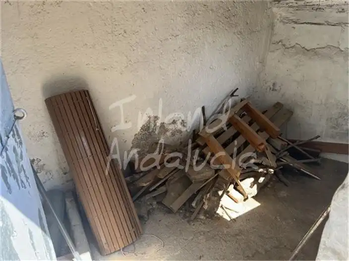 Casa adosada en venta en Frailes con Trastero y Internet
