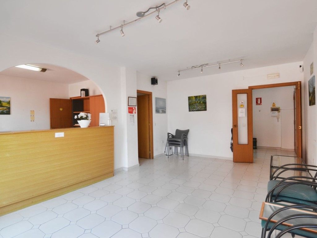 Piso en venta en Fuengirola con Terraza, Amueblado y Horno