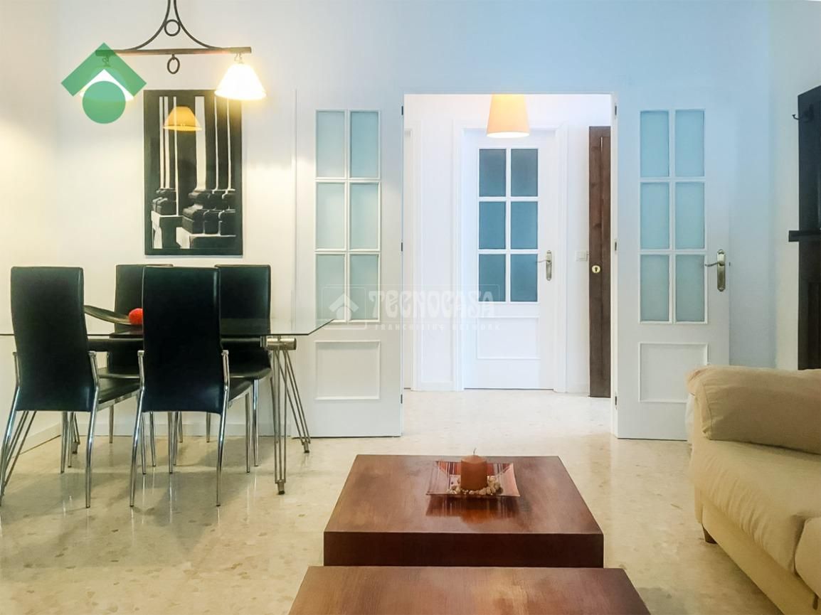 Sala d'estar de Casa adosada en venda en Rincón de la Victoria amb Terrassa