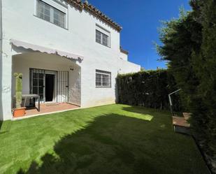 Garden of Single-family semi-detached for sale in Estepona  with Air Conditioner, Terrace and Swimming Pool