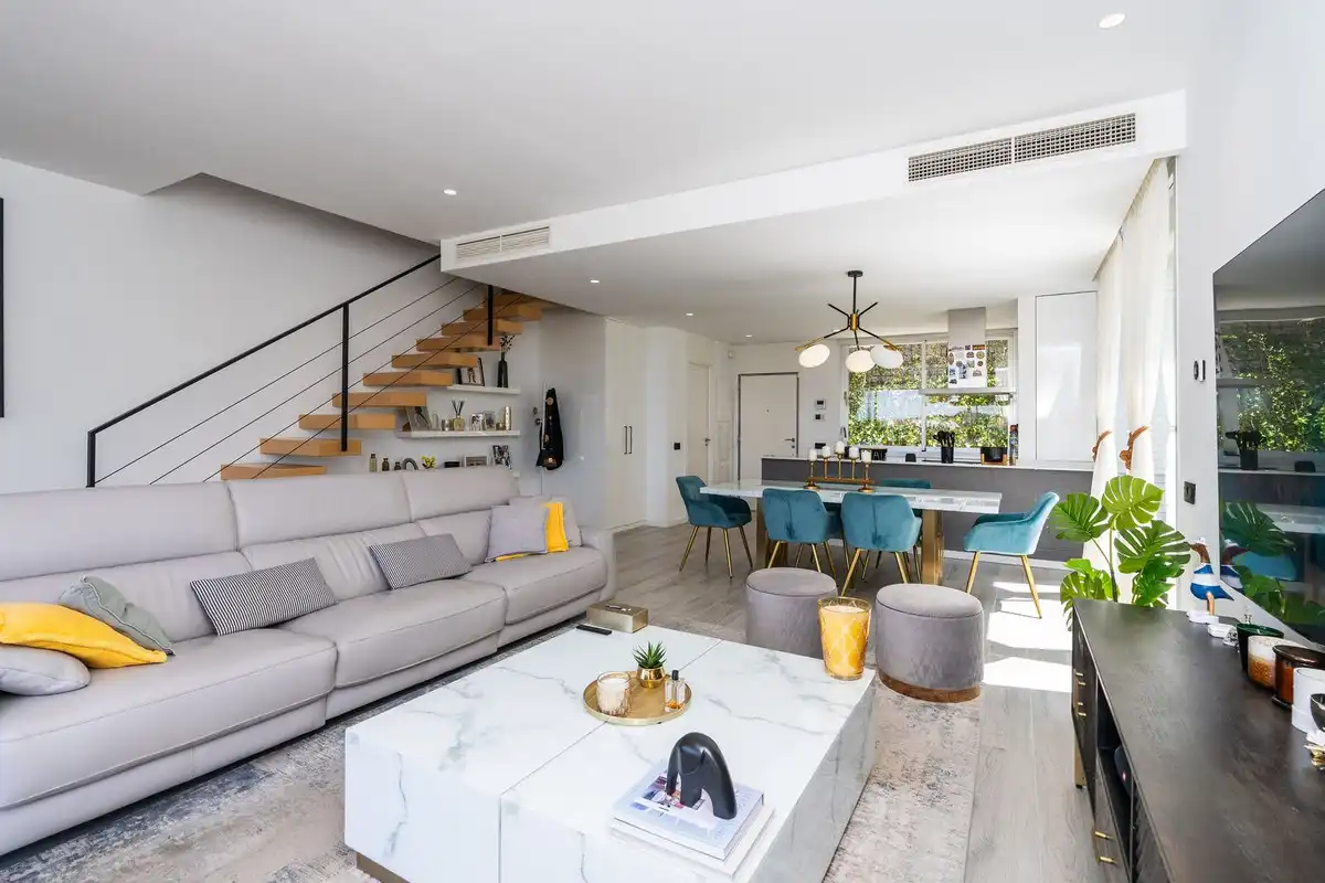 Living room of Commercial properties for sale in Estepona