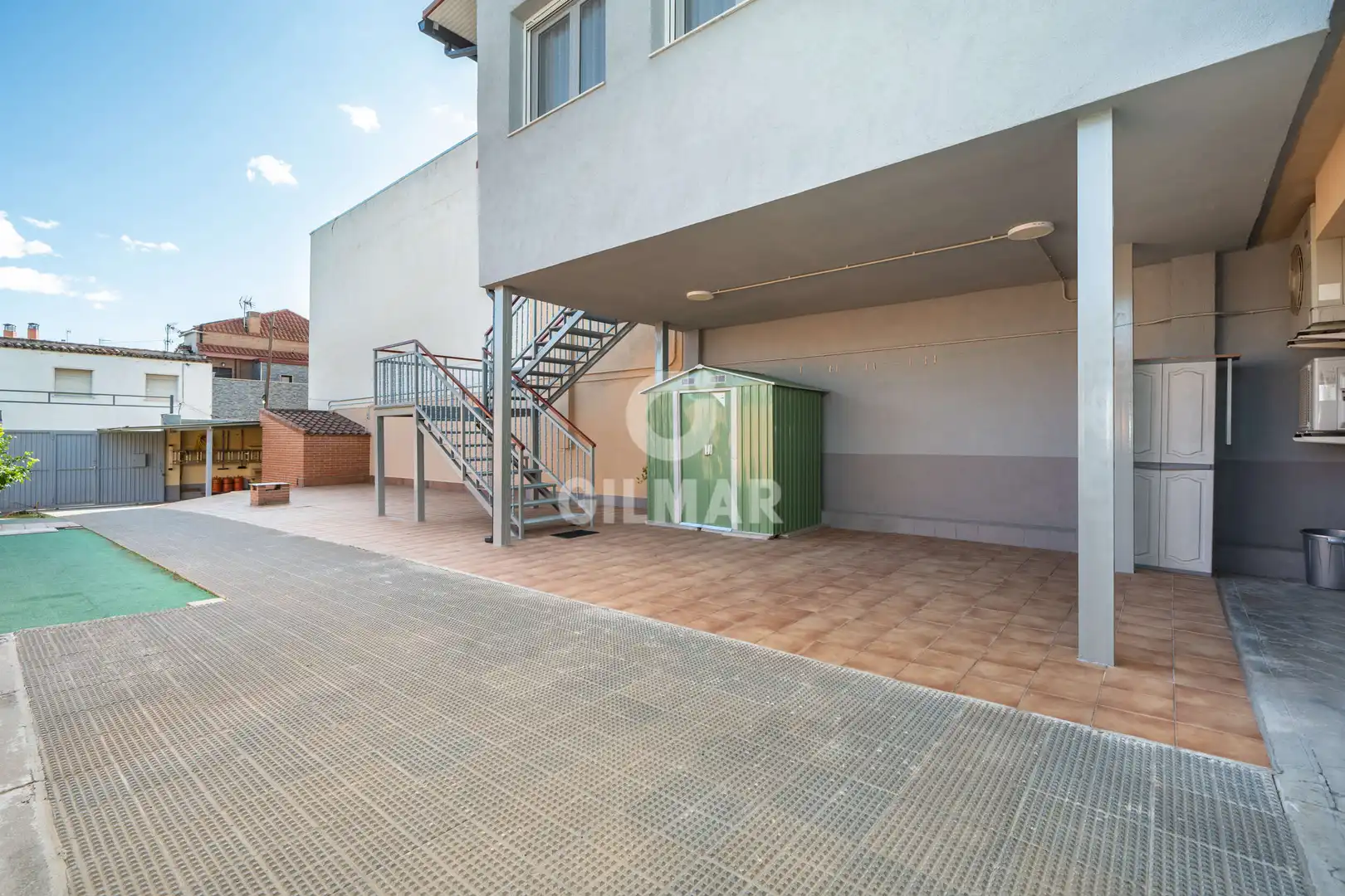 Vista exterior de Casa adosada en venta en Madrid con Calefacción, Jardín privado y Amueblado