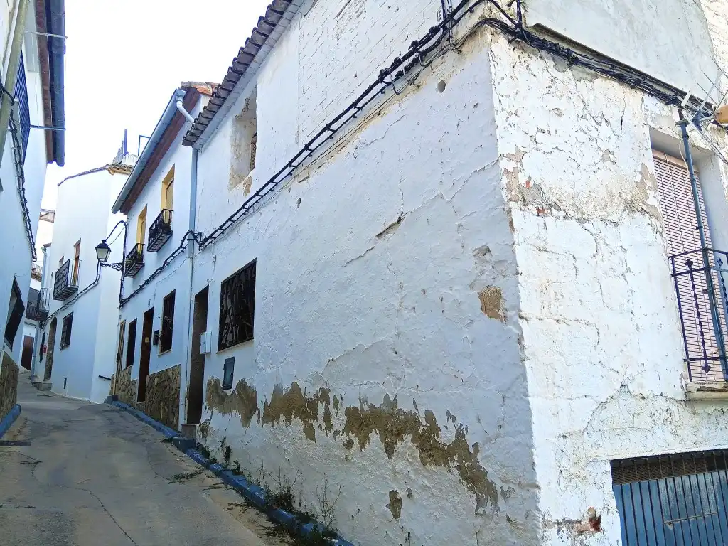 Vista exterior de Casa o xalet en venda en Chulilla amb Traster, Moblat i Balcó