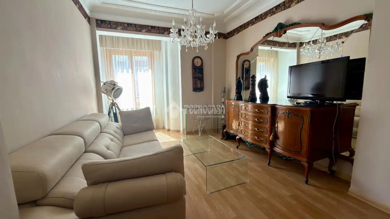 Living room of Flat for sale in Zaragoza  with Air Conditioner, Heating and Parquet flooring