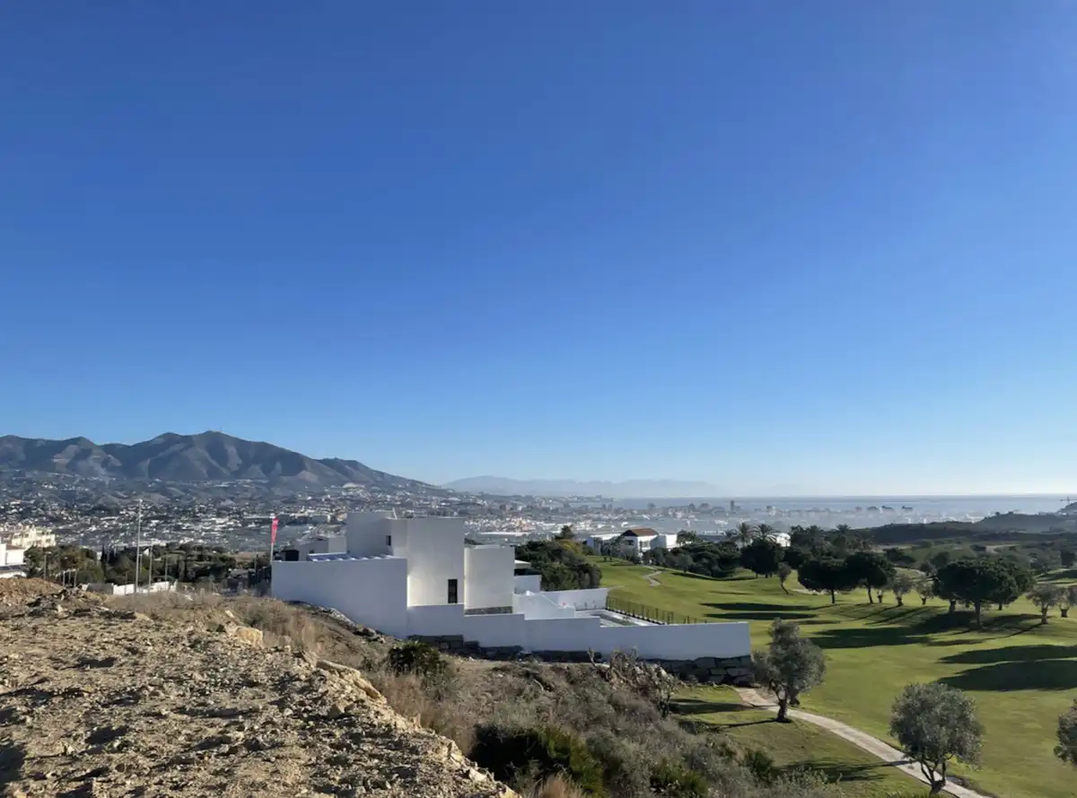 Vista exterior de Casa o chalet en venta en Mijas con Aire acondicionado, Jardín privado y Terraza