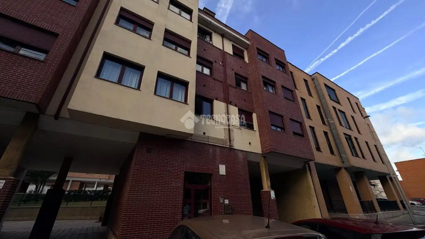 Vista exterior de Pis en venda en Gijón  amb Traster