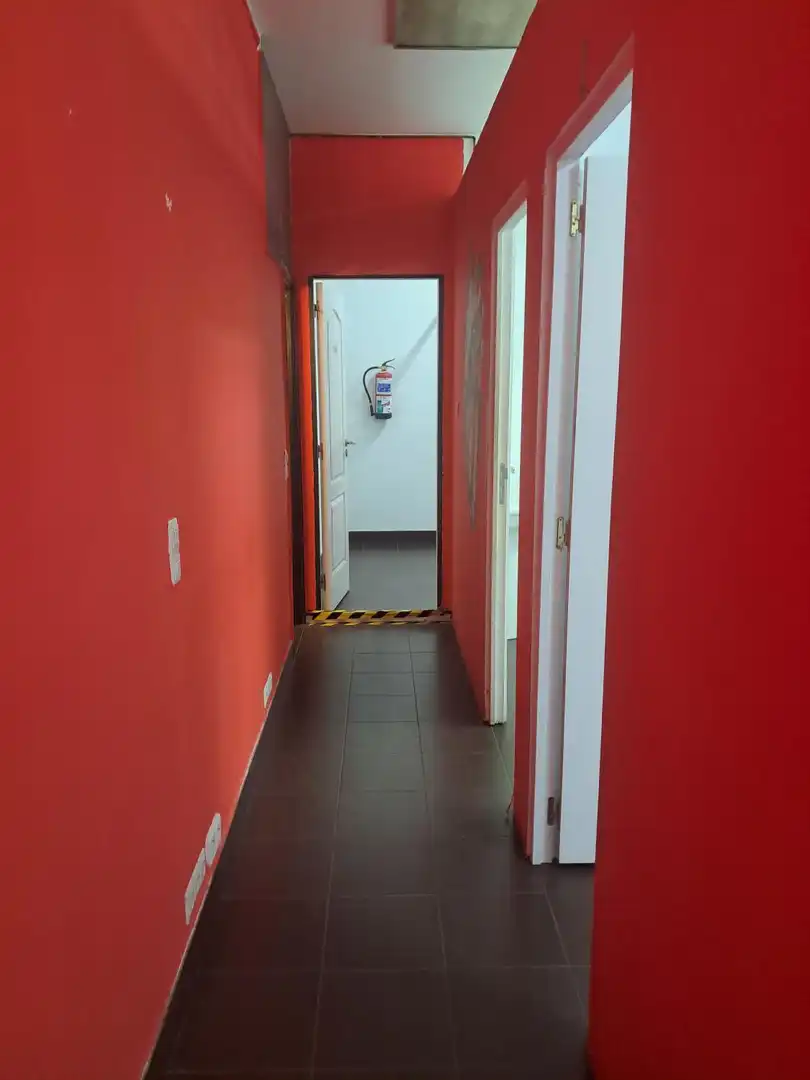 Local comercial de lloguer a Novia Salcedo, imagen 2
