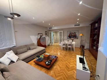 Duplex avec piscine à vendre à Sector B