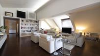 Sala d'estar de Àtic en venda en  Barcelona Capital amb Aire condicionat, Calefacció i Terrassa