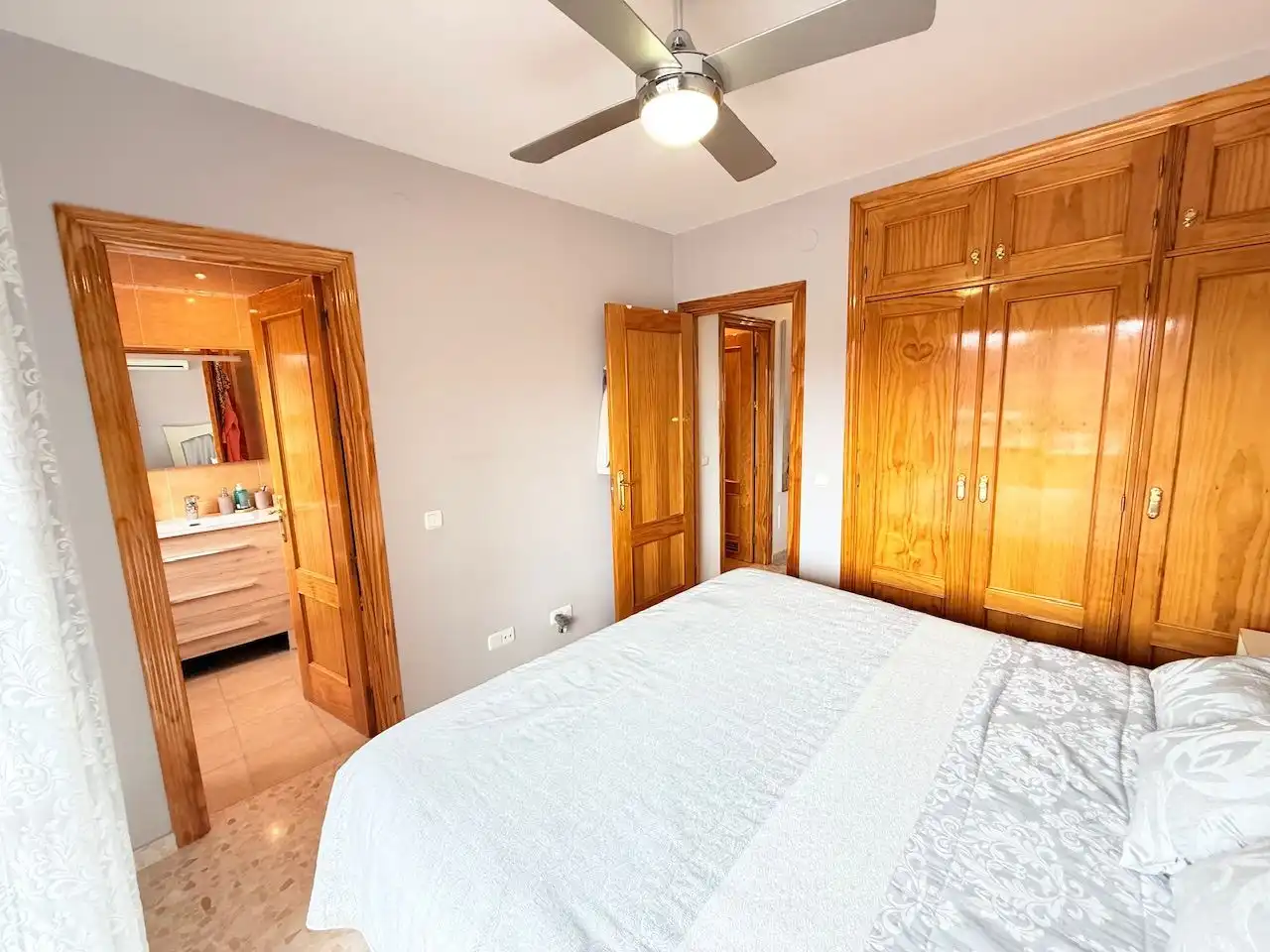 Habitación de Casa adosada en venta en Vélez-Málaga con Aire acondicionado y Calefacción