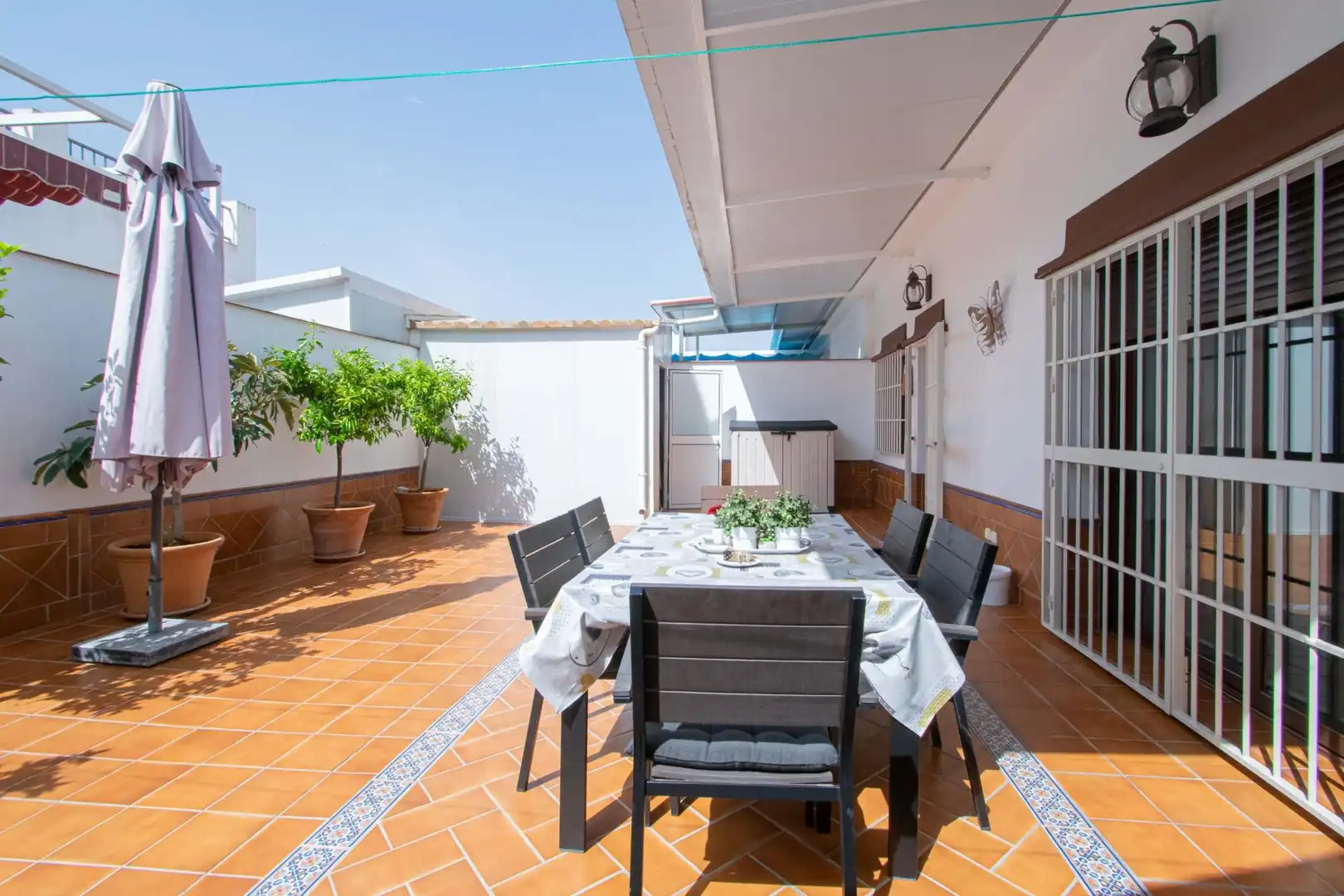 Terrassa de Casa o xalet en venda en La Rinconada amb Aire condicionat i Traster