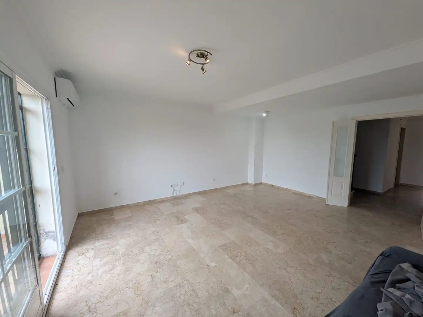 Casa adosada en venta en Aznalcázar con Aire acondicionado y Terraza