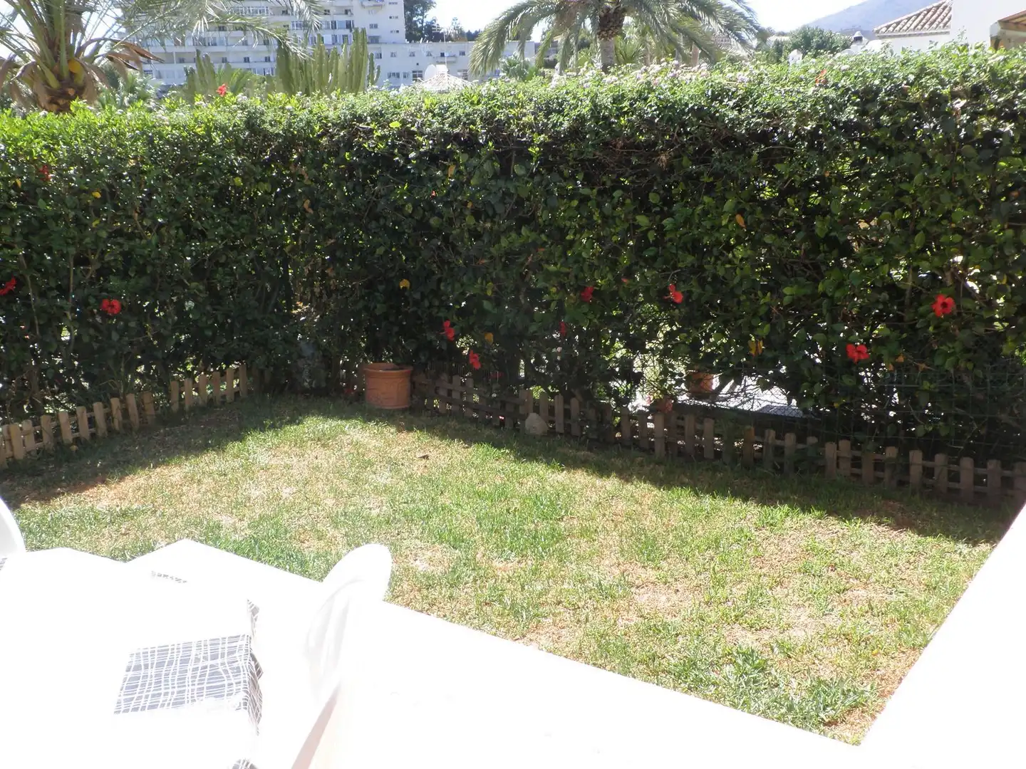 Jardí de Casa adosada en venda en Estepona amb Aire condicionat, Terrassa i TV