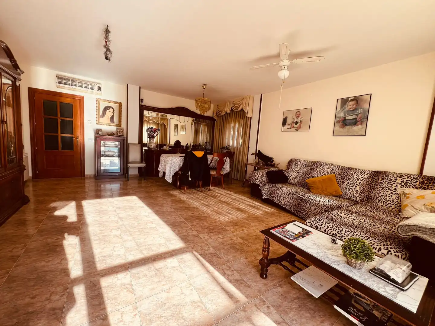 Sala de estar de Planta baja en venta en Pineda de Mar con Aire acondicionado, Calefacción y Jardín privado