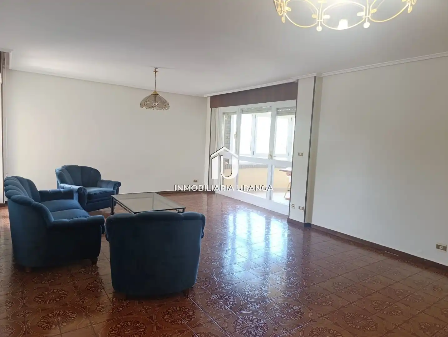 Sala d'estar de Pis en venda en Laredo amb Calefacció i Terrassa