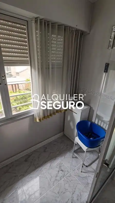 Schlafzimmer von Wohnung zur Miete in Madrid mit Heizung, Terrasse und Möbliert