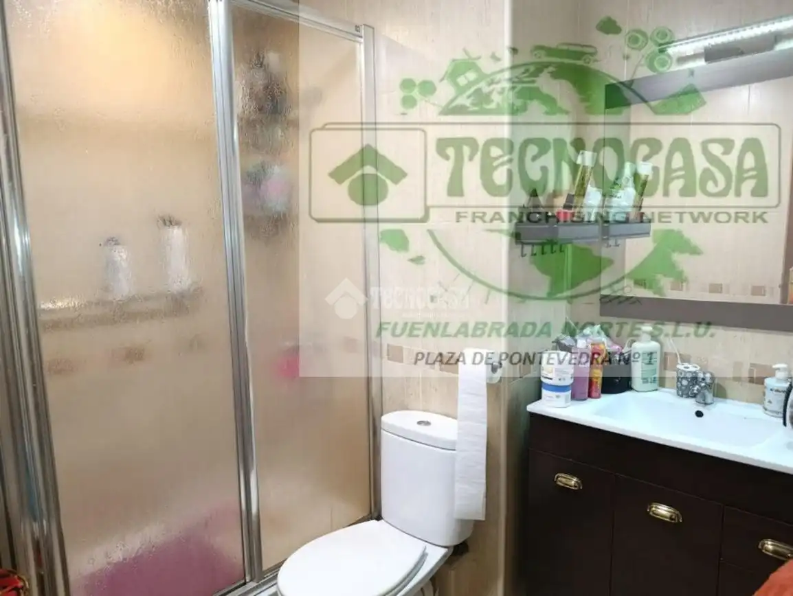 Baño de Piso en venta en Fuenlabrada con Calefacción, Piscina y Piscina comunitaria