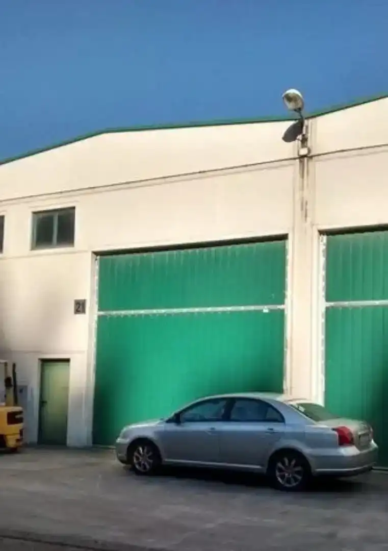 Außenansicht von Fabrikhallen zur Miete in Val de San Vicente , Cantabria