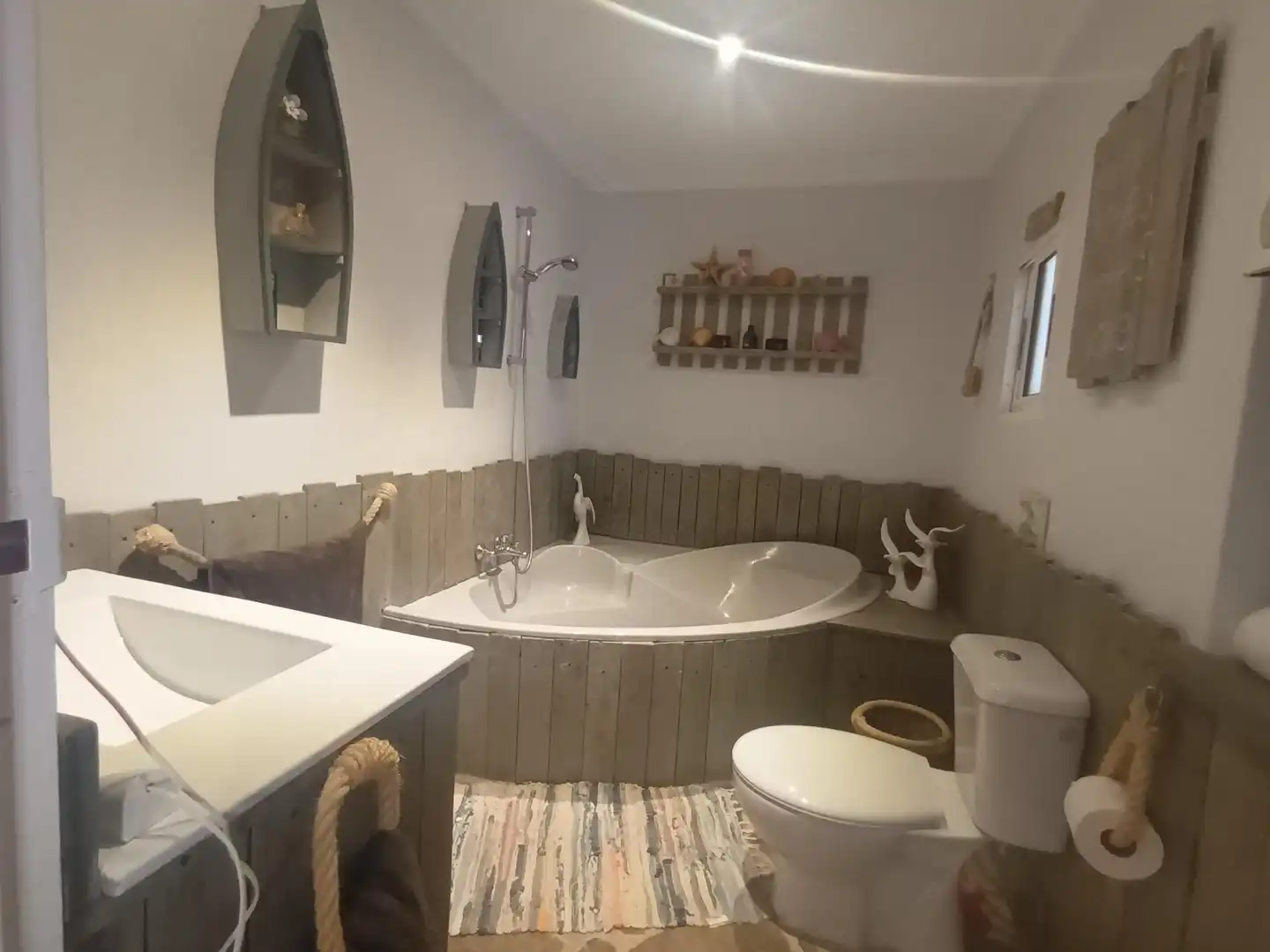 Bathroom of Houses for sale in Villena  with Storage room and Swimming Pool