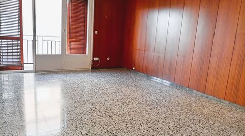 Piso en venta Calle Pere III tres habitaciones, imatge 2