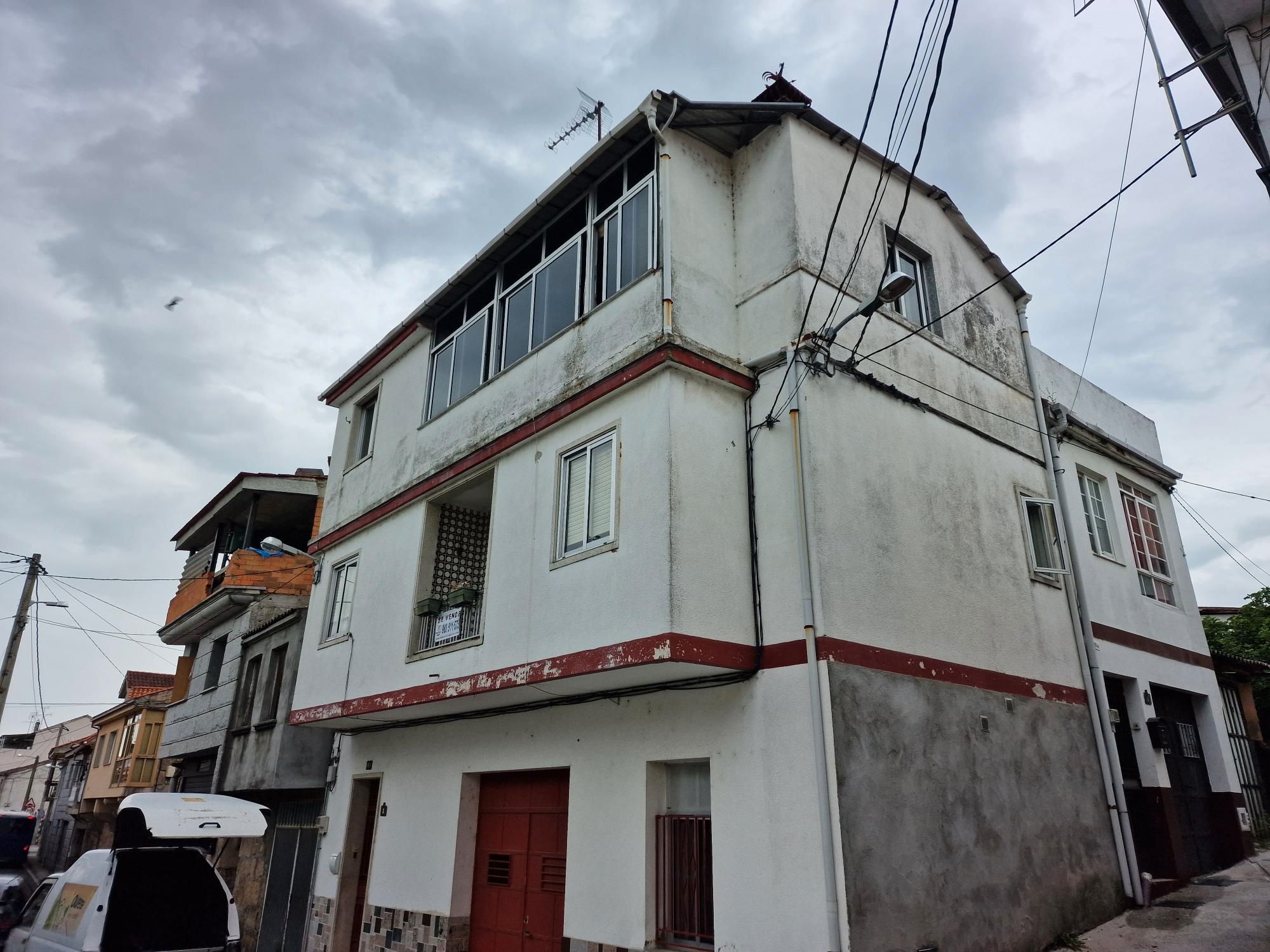 Exterior view of House or chalet for sale in Ourense Capital   with Terrace, Storage room and Washing machine