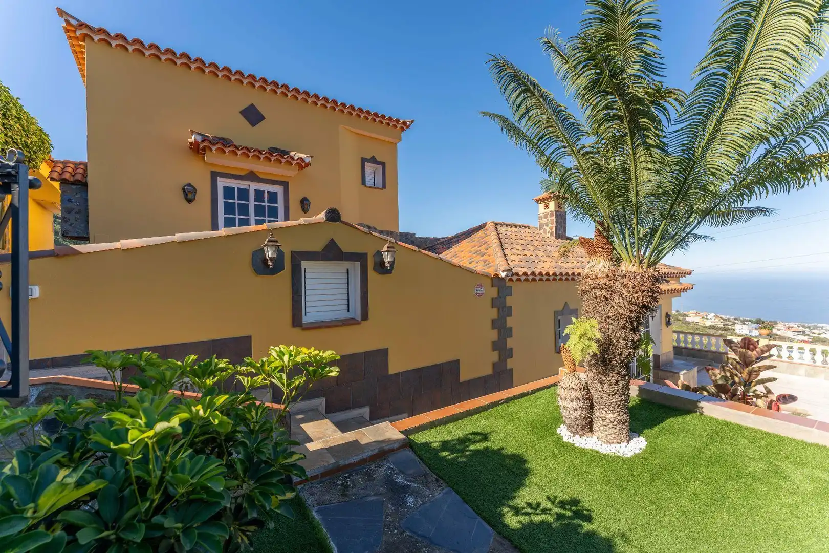 Exterior view of Houses for sale in La Orotava  with Heating, Private garden and Storage room