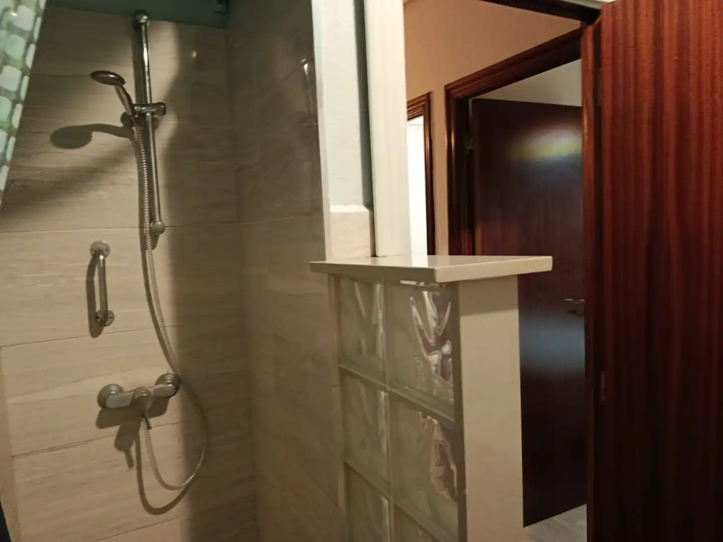 Badezimmer von Wohnung zum Verkauf in El Astillero   mit Heizung, Möbliert und Ofen
