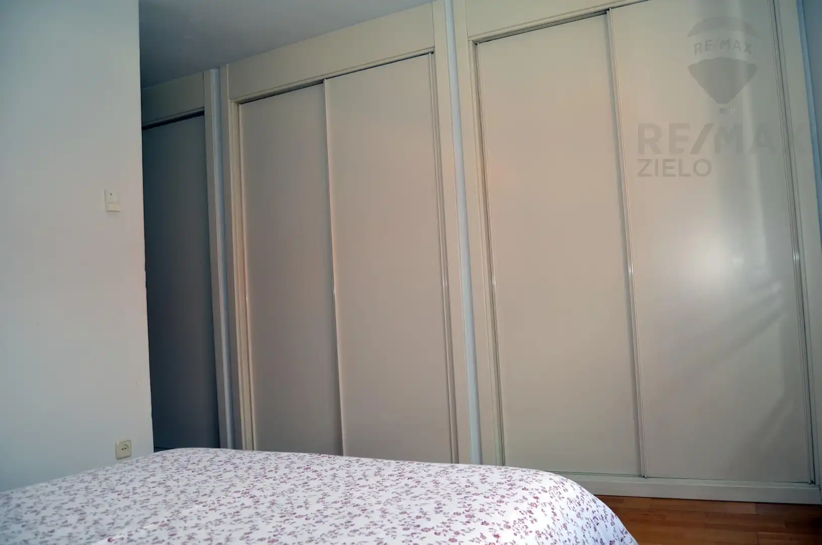 Dormitori de Apartament de lloguer en Madrid amb Aire condicionat, Calefacció i Terrassa