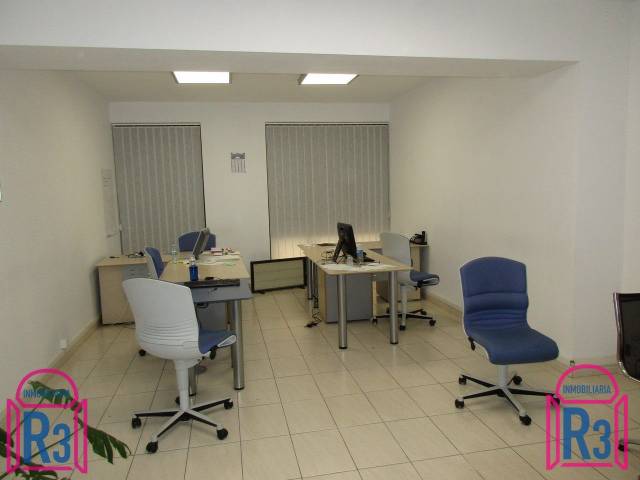 Oficina en Alquiler en Avenida Ordoño II en Centro Ciudad