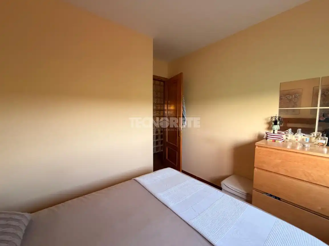 Habitación de Casa adosada en venta en Aldeanueva de Barbarroya con Aire acondicionado, Terraza y Amueblado