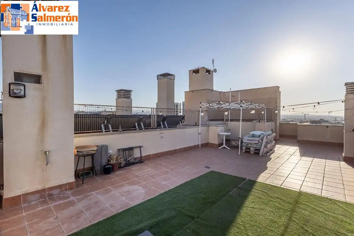 Penthouse mit Pool zum Verkauf in Avenida DE LA ILUSTRACION, imagen 5