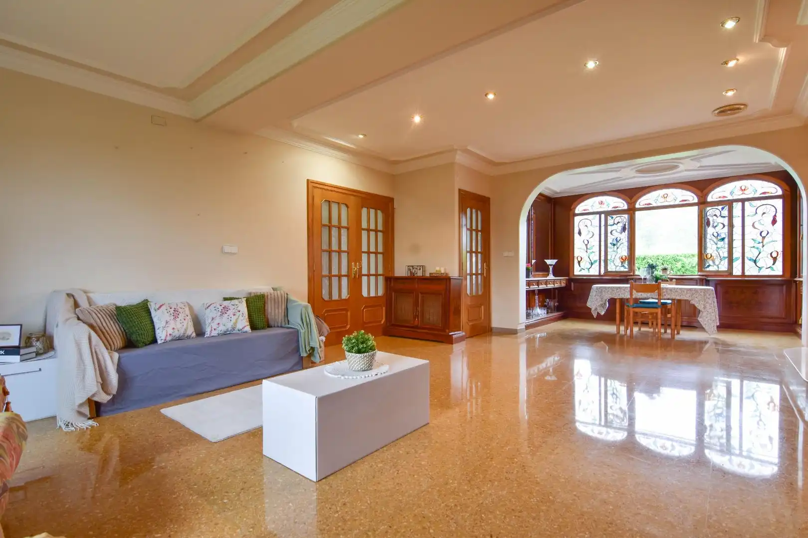 Sala d'estar de Casa o xalet en venda en Torrent amb Aire condicionat, Jardí privat i Terrassa