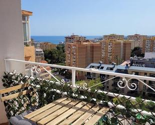 Vista exterior de Apartament de lloguer en Benalmádena amb Aire condicionat, Terrassa i Piscina