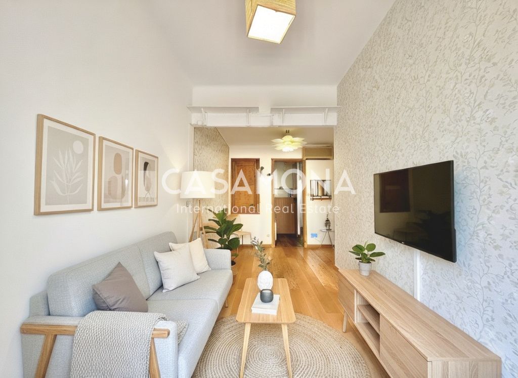 Sala d'estar de Apartament en venda en  Barcelona Capital amb Aire condicionat, Terrassa i Balcó