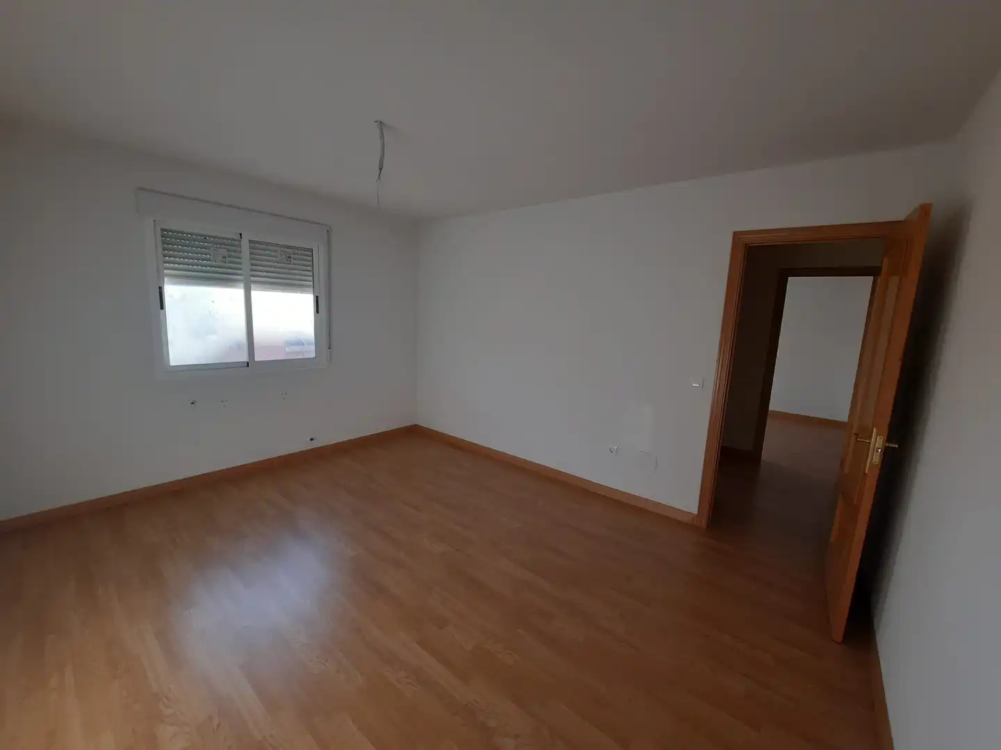 Schlafzimmer von Einfamilien-Reihenhaus zum Verkauf in Lillo mit Heizung und Möbliert