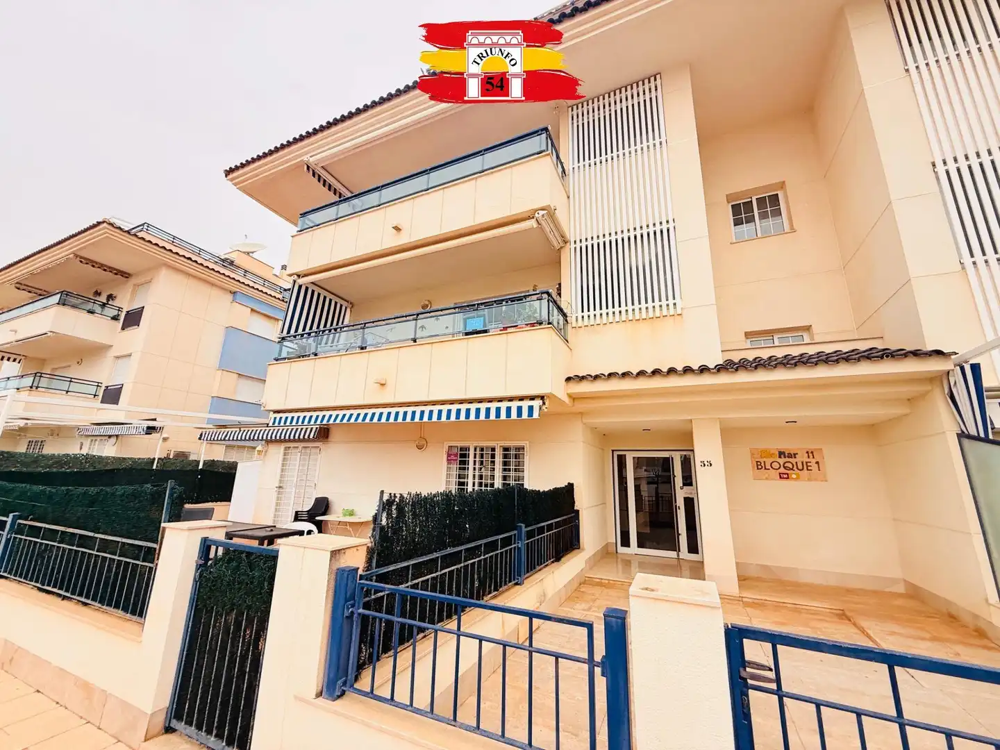 Vista exterior de Ático en venta en Pilar de la Horadada con Aire acondicionado, Jardín privado y Trastero