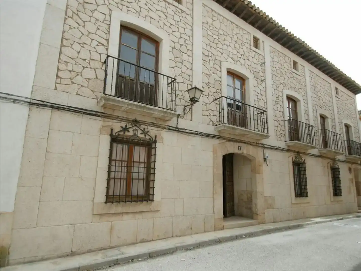 Vista exterior de Pis de lloguer en Belmonte amb Jardí privat