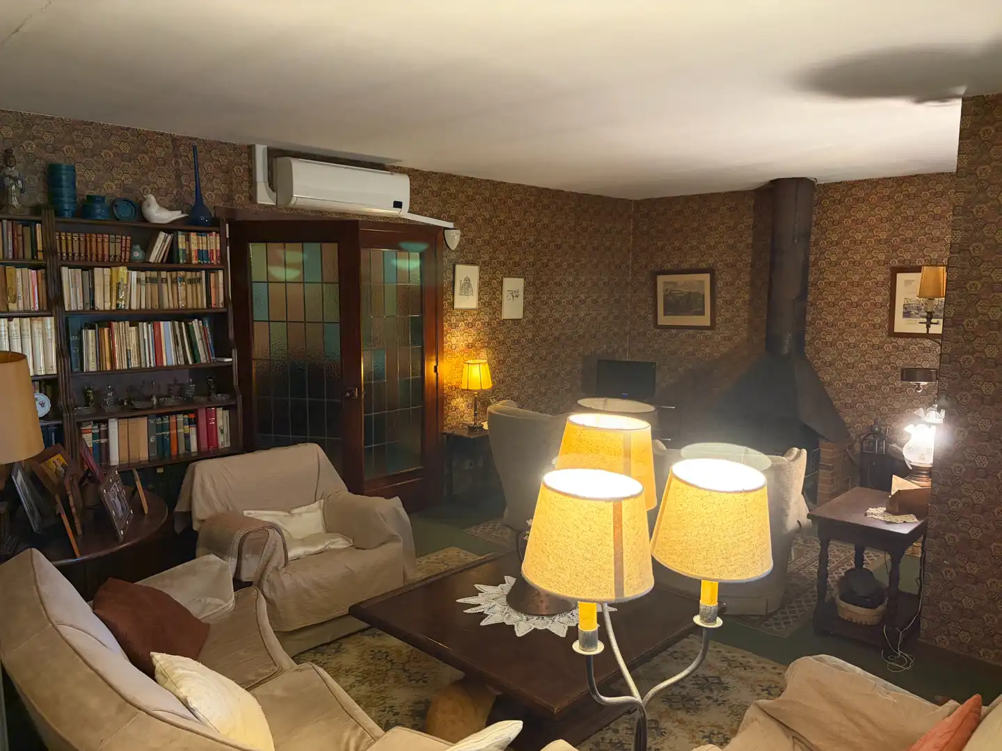 Sala de estar de Casa o chalet en venta en Banyeres del Penedès con Aire acondicionado, Calefacción y Jardín privado