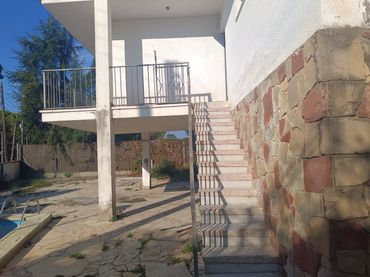 Chalet con piscina en venta en Carrer del Corredor 42