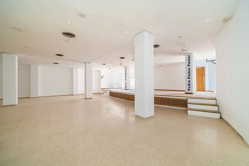 Gewerbefläche zum Verkauf in Av de Ifach, imagen 2