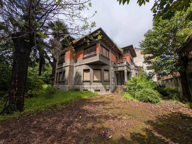 Casa-chalet en Venta en Calle Calle de Vital Aza, 38 en Lena