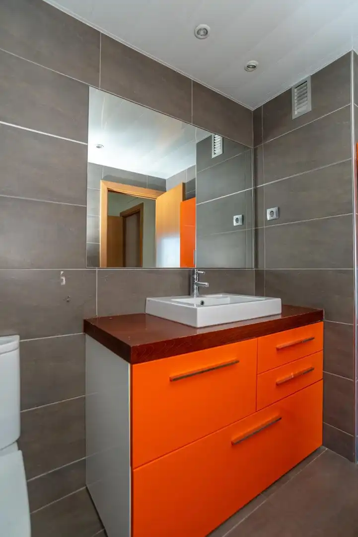 Badezimmer von Wohnung zum Verkauf in Badalona mit Heizung, Parkett und Terrasse