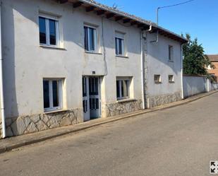 Vista exterior de Casa o xalet en venda en Valdepolo amb Calefacció i Jardí privat