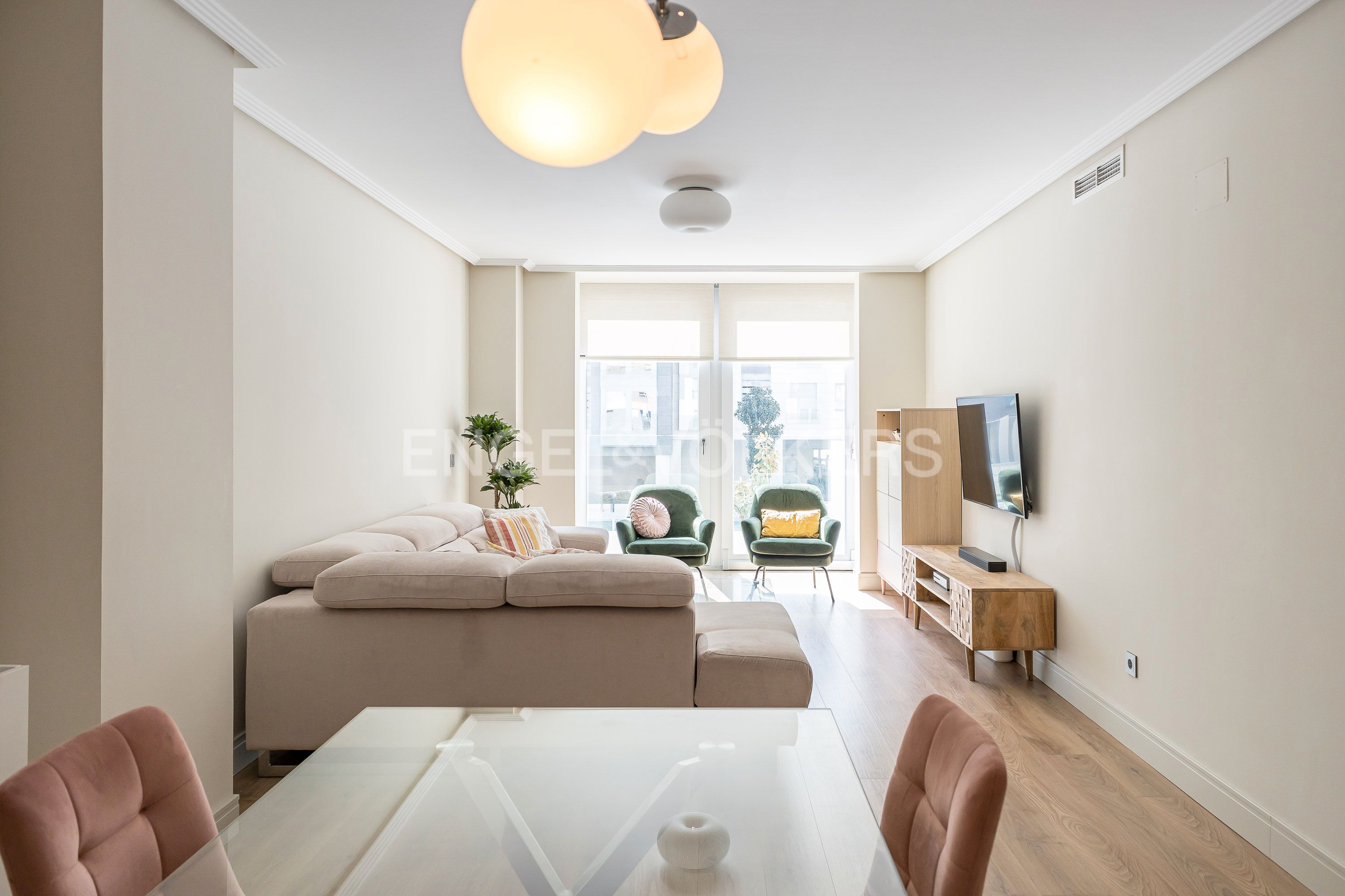 Sala d'estar de Apartament en venda en  Madrid Capital amb Aire condicionat, Calefacció i Traster