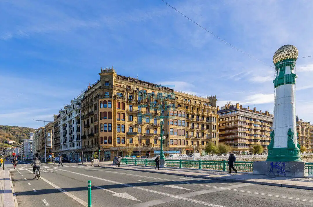 Exterior view of Flat for rent in Donostia - San Sebastián   with Heating