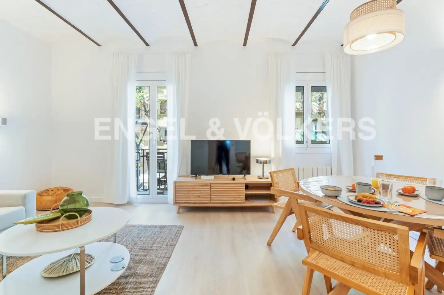 Living room of Flat for rent in Barcelona  with Air Conditioner, Heating and Parquet flooring