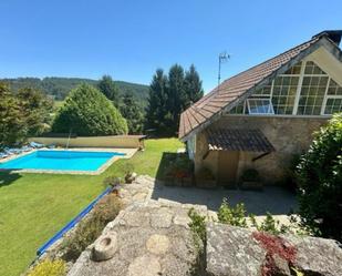 Piscina de Casa o xalet en venda en Mondariz amb Jardí privat, Terrassa i Piscina