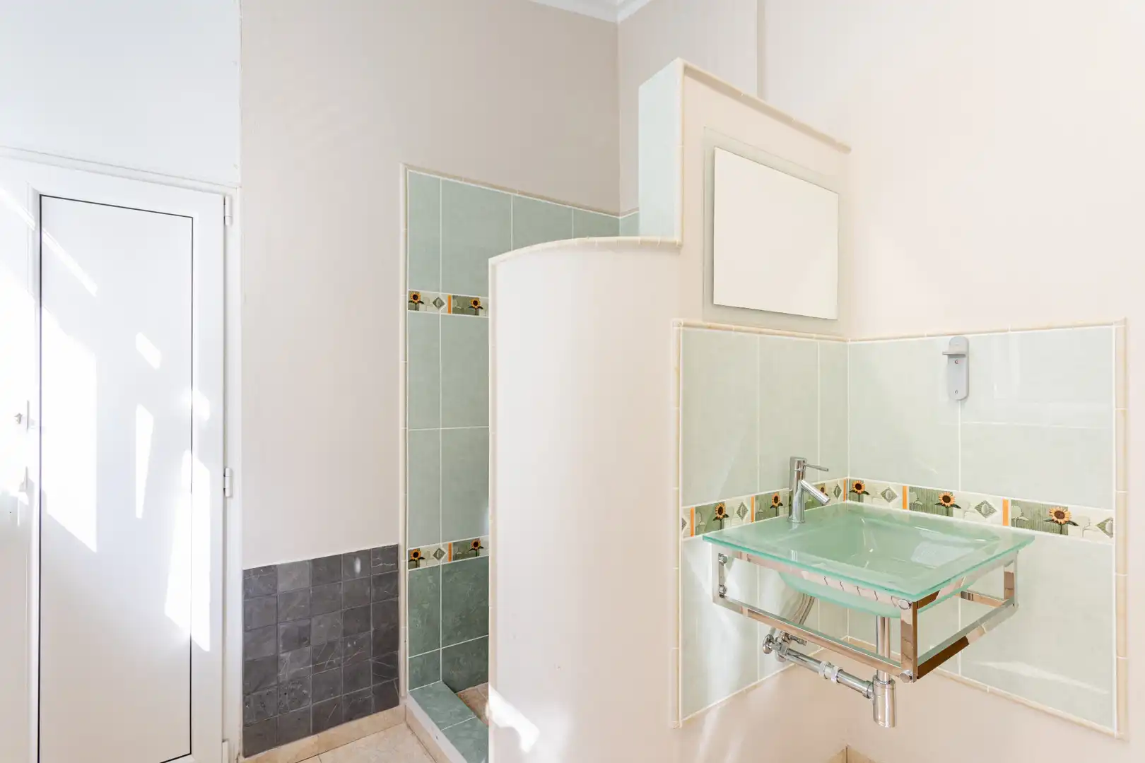 Bathroom of Commercial properties for sale in Marbella  with Air Conditioner and Furnished