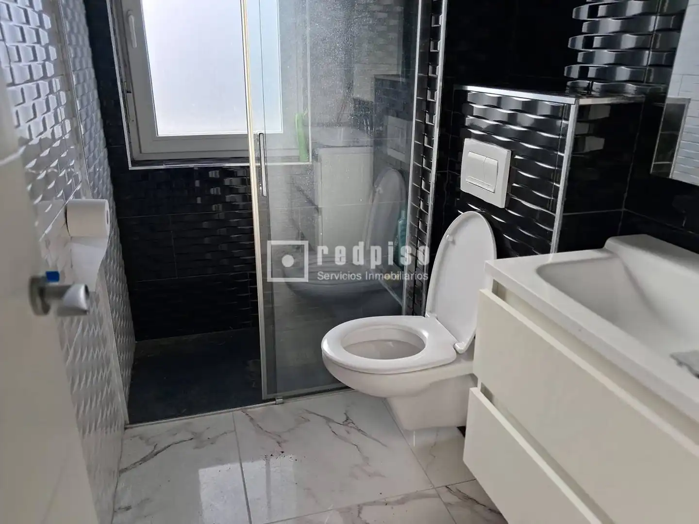 Bathroom of Flat for sale in Ferrol