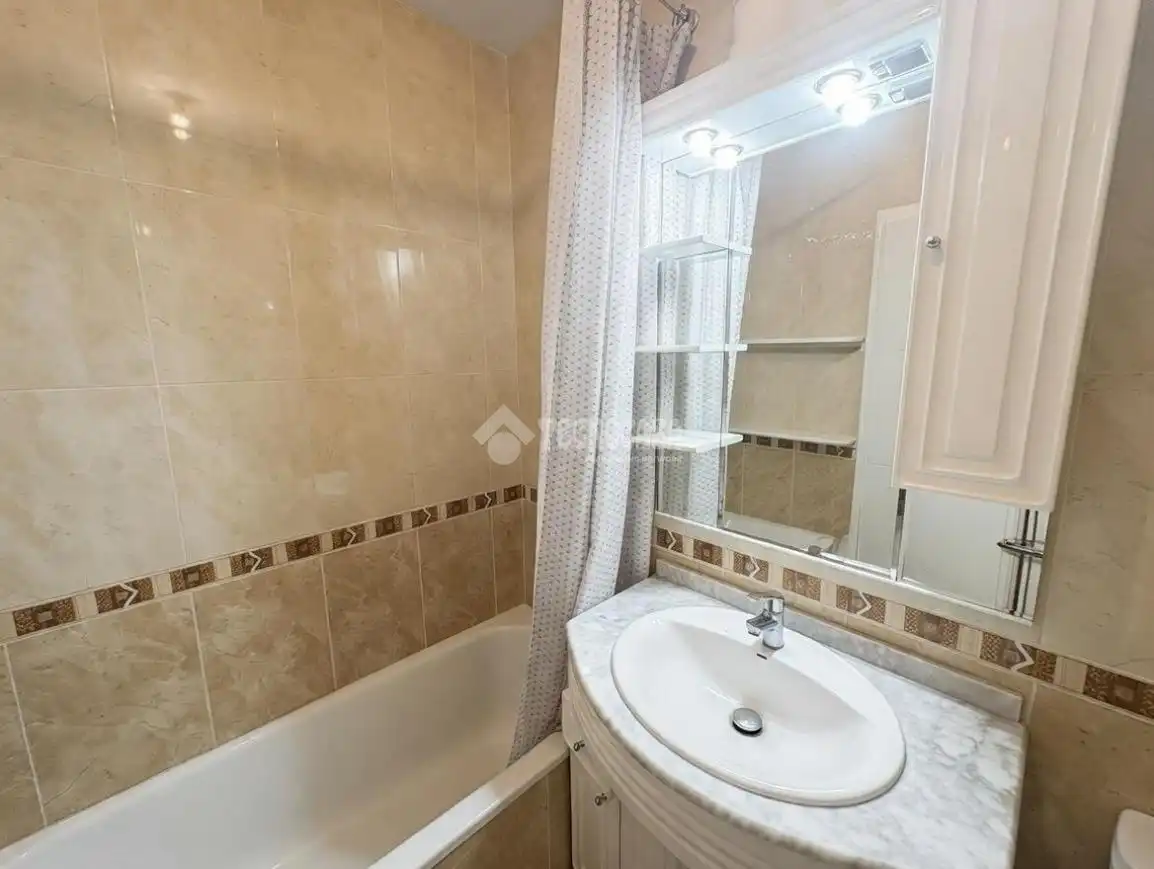 Baño de Piso de alquiler en Talavera de la Reina con Piscina comunitaria